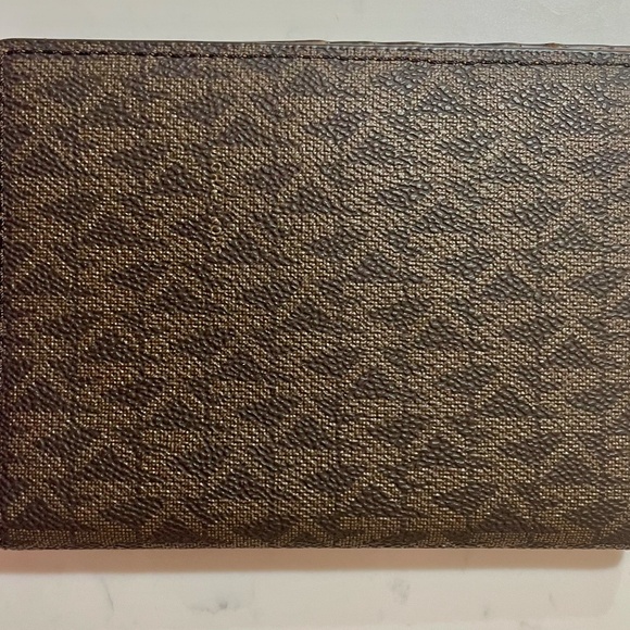 Michael Kors Jet Set Travel Travel Passport Wallet in Brown - Picture 3 of 3